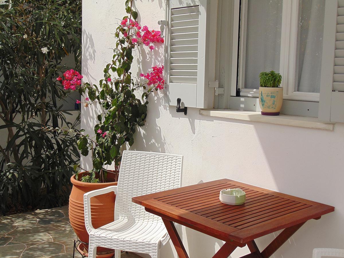 George'S Place Sifnos - Apartments Apollonía Esterno foto